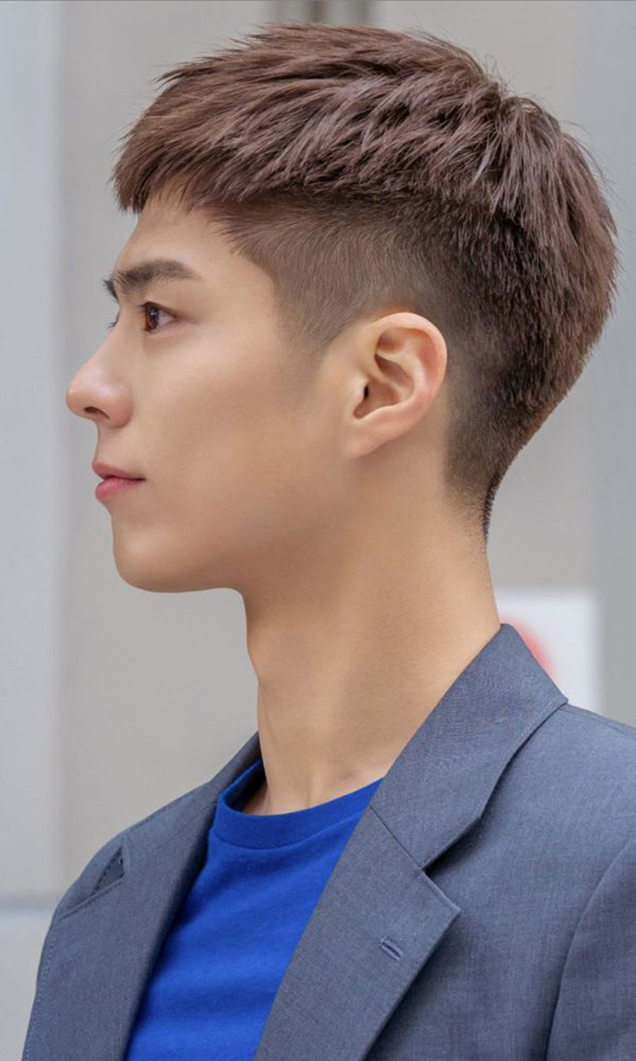 Kiểu tóc tỉa layer nam cạo hai bên