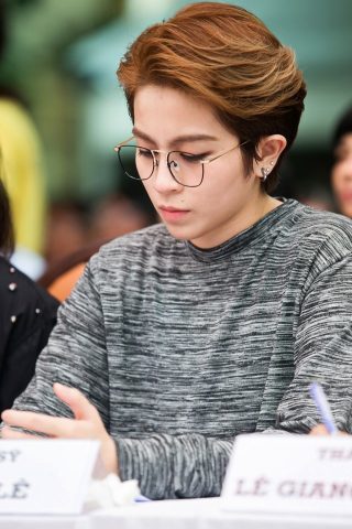 Kiểu tóc tomboy Gil Lê với mái tóc tém hiện đại
