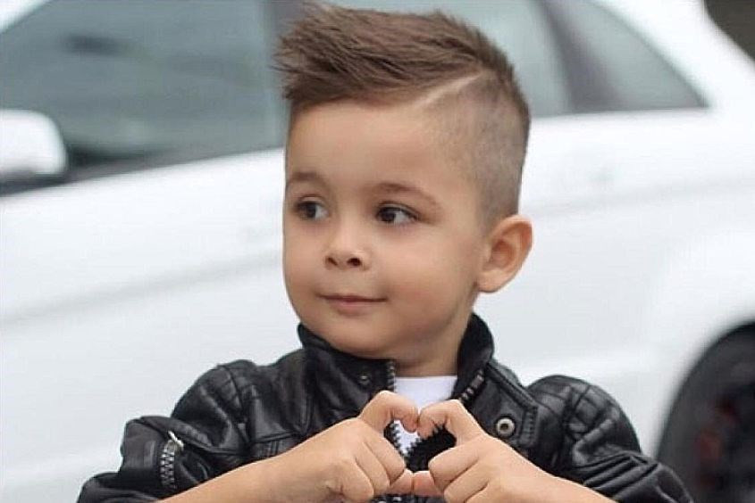 Kiểu tóc undercut cá tính cho bé trai 3 tuổi, một lựa chọn hot boy sành điệu