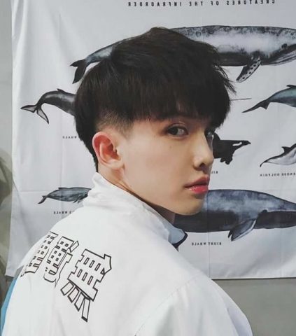 Kiểu tóc Undercut kết hợp Fade, phong cách tóc nam đơn giản và hiện đại