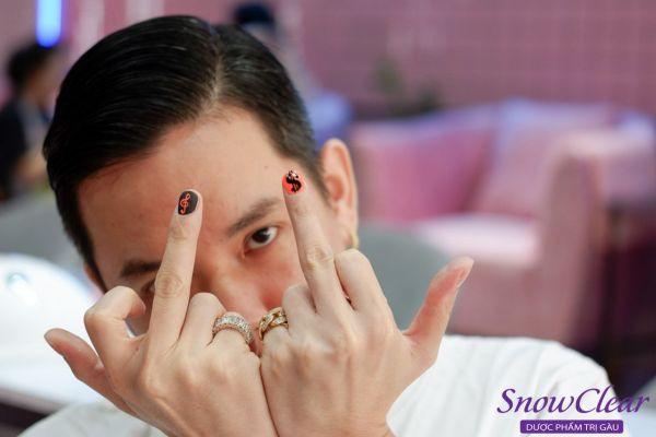 Kiểu tóc undercut ngắn vuốt dựng của Andree Right Hand