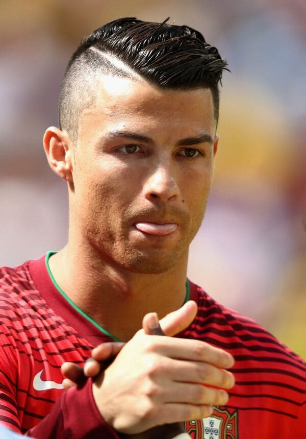 Kiểu tóc Undercut Quiff trẻ trung của Ronaldo