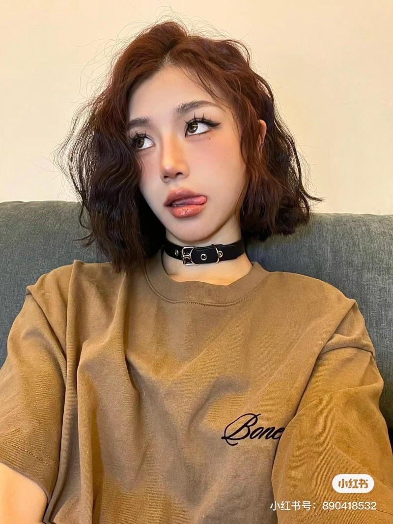 Kiểu tóc uốn ngắn đẹp cho nữ mặt V-line cá tính