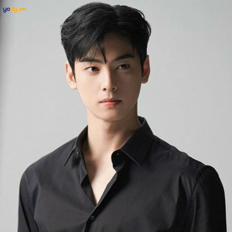Kiểu tóc uốn side part ngắn