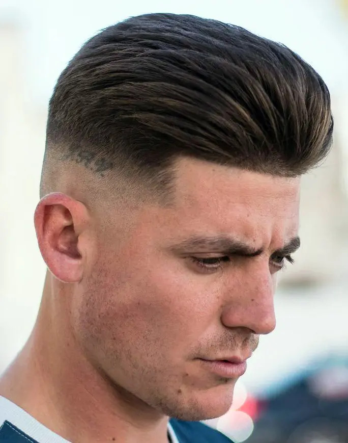 Kiểu tóc vuốt ngược Skin Fade Slicked Back sắc nét