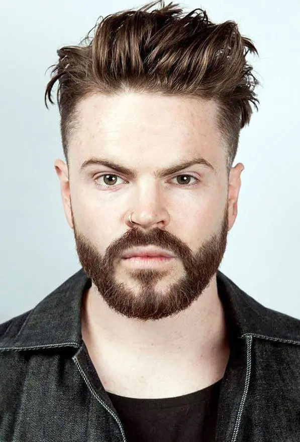 Kiểu tóc vuốt ngược Slick Back gọn gàng và tinh tế