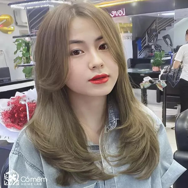 Kiểu tóc xoăn chữ C hiện đại và năng động