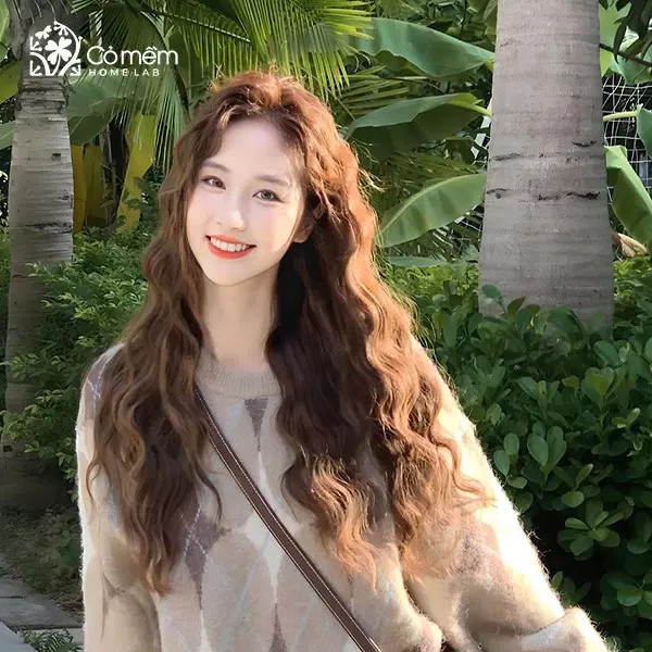 Kiểu tóc xoăn hippie dài ấn tượng