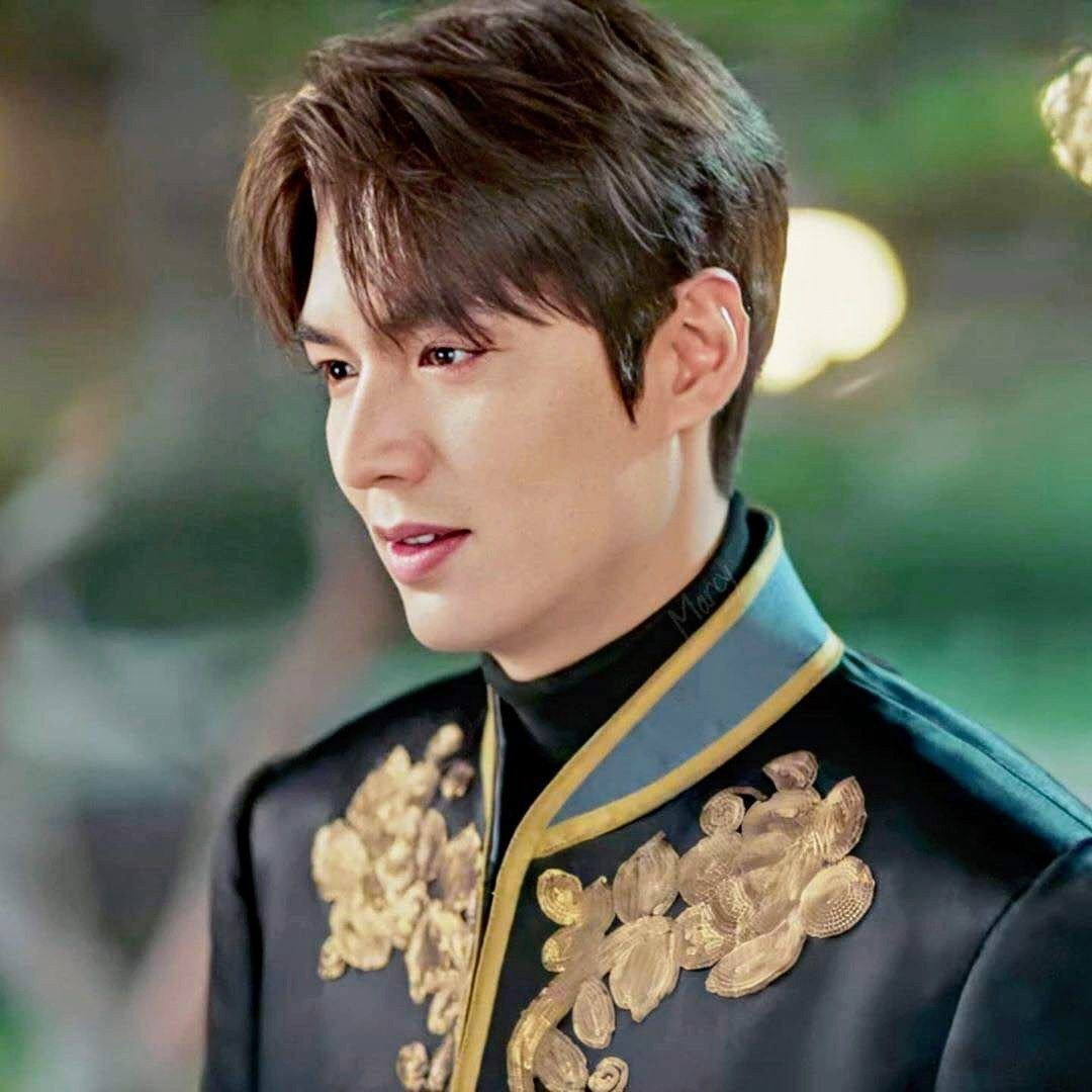 Lee Min-ho với kiểu tóc ngắn tự nhiên trong Quân Vương Bất Diệt
