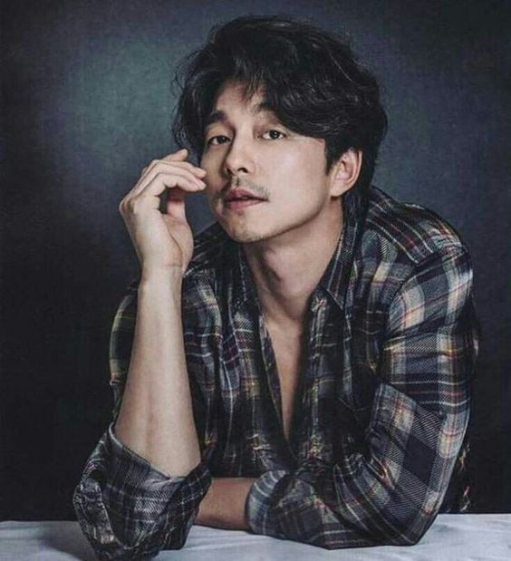 Long Top Short Sides phong cách Messy