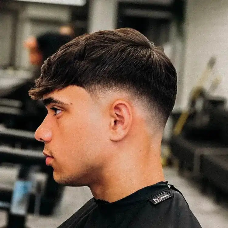 Low Fade kiểu tóc nam cá tính, tôn lên đường nét khuôn mặt