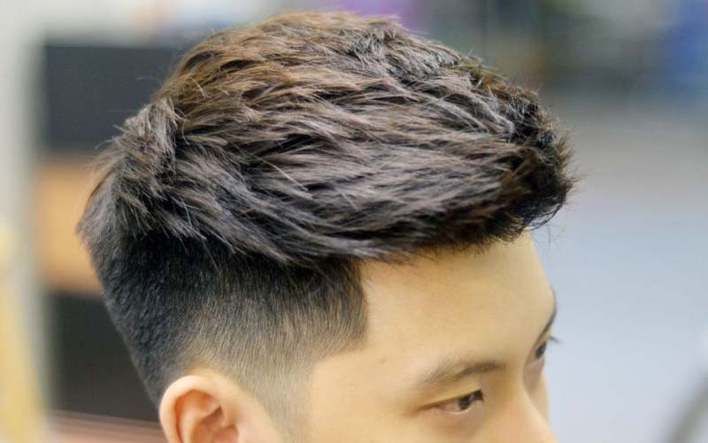 Mái tóc sport dài đầy phong cách của một chàng trai