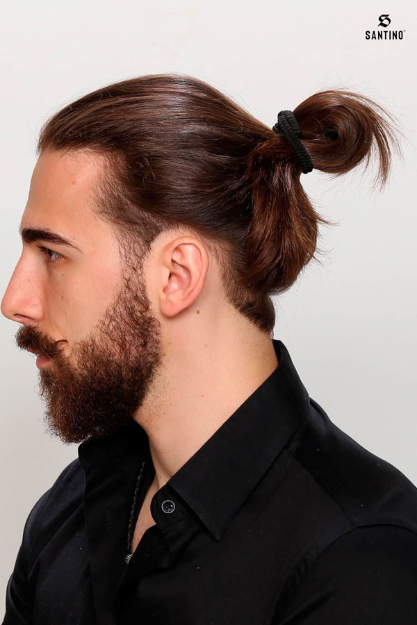 Man Bun cá tính, một trong những kiểu tóc nam đẹp năm 2024 được yêu thích