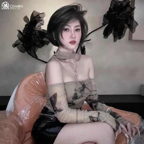 Mẫu tóc bob uốn cụp màu nâu socola năng động, cá tính