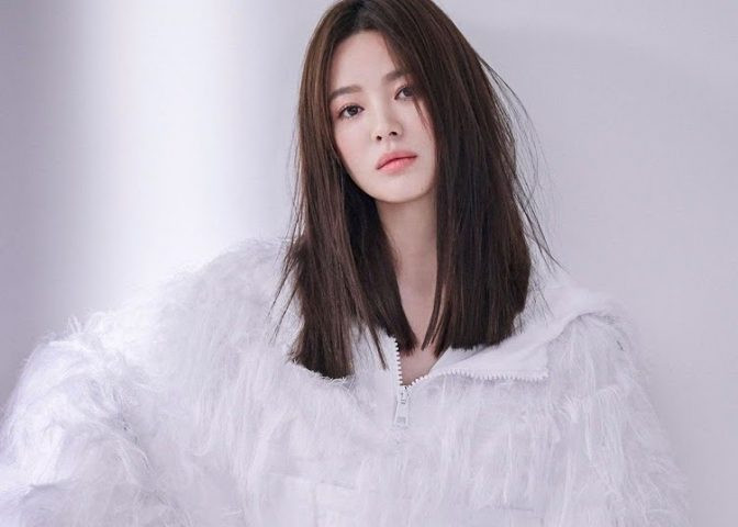 Mẫu tóc ép thẳng ngang vai trẻ trung