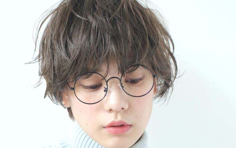 Mẫu tóc pixie cut xoăn nhẹ