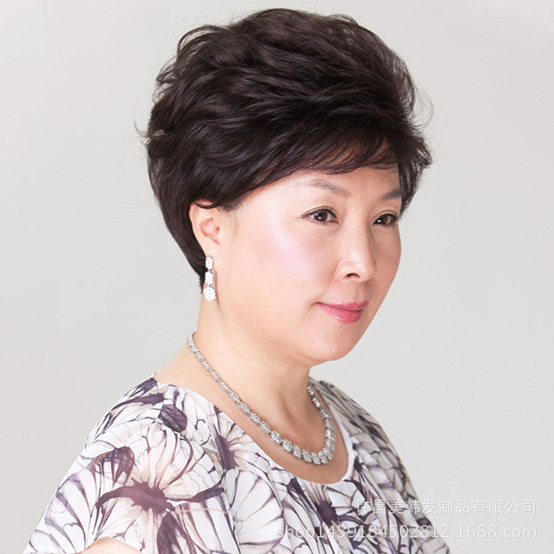 Mẫu tóc pixie trẻ trung và thời thượng dành cho quý cô trung niên