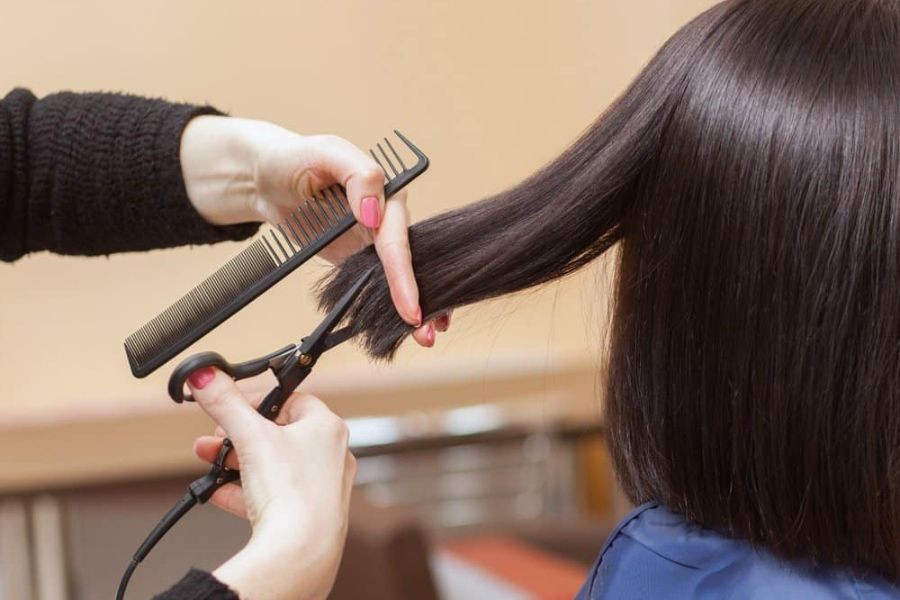 Mẹ trẻ tự tin với mái tóc ngắn cá tính, phù hợp cho mọi giai đoạn làm mẹ