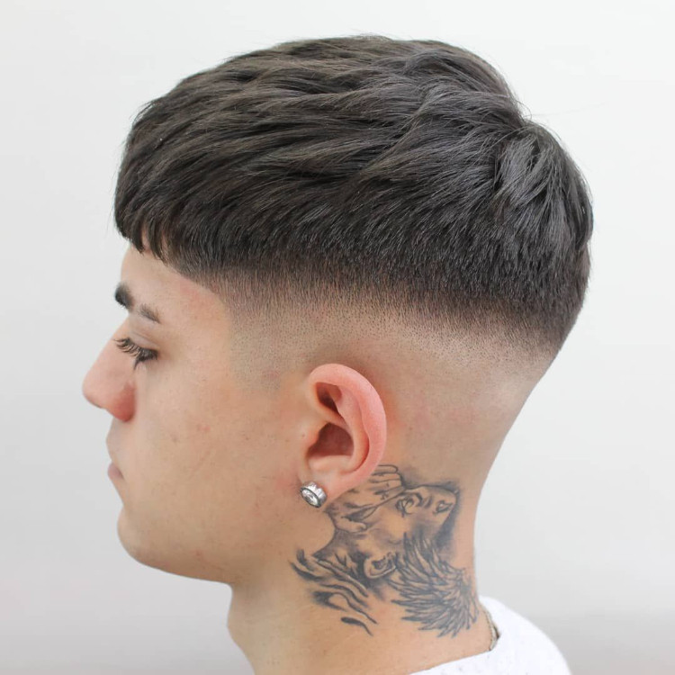 Mid Fade, một trong những kiểu tóc nam phổ biến được ưa chuộng
