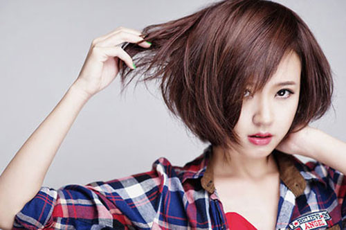 Midu với kiểu tóc ngắn ép cụp phồng trẻ trung