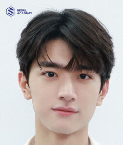 Nam sinh cấp 2 thanh lịch với kiểu tóc 7/3 side part