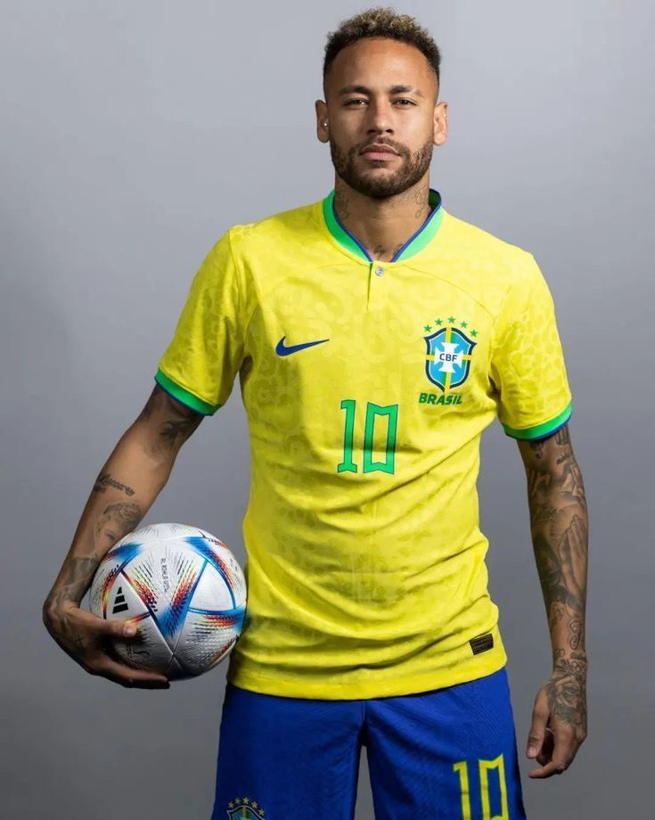 Neymar với mái tóc được tạo kiểu kỹ lưỡng