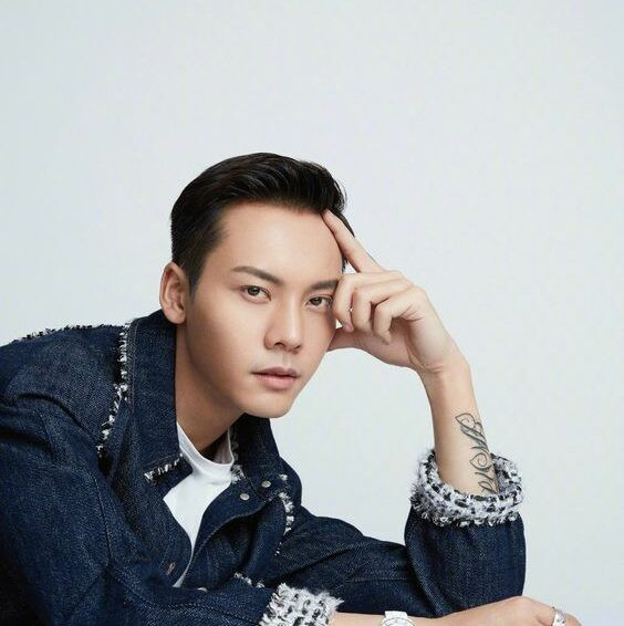 Pompadour kết cấu tự nhiên