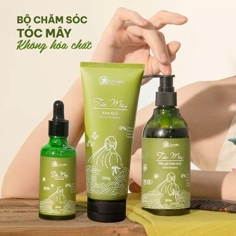 Sản phẩm chăm sóc tóc layer cho nữ sinh mặt dài