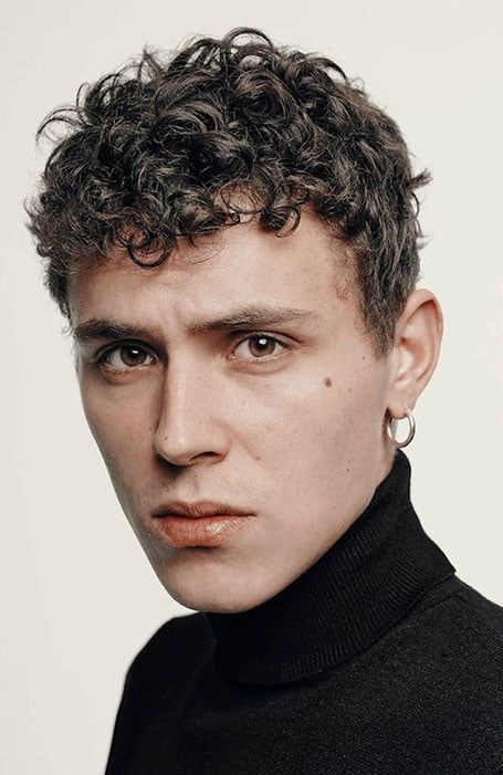 Short Curly Top năng động