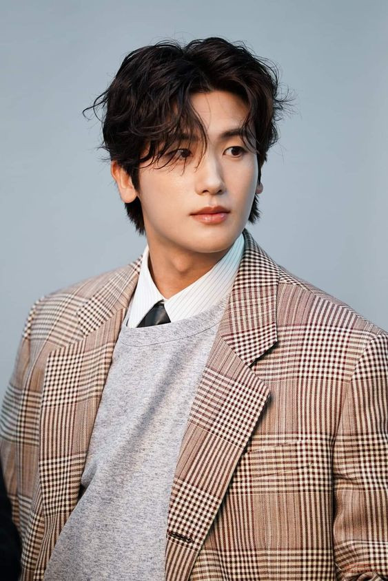 Side Part vuốt gọn gàng