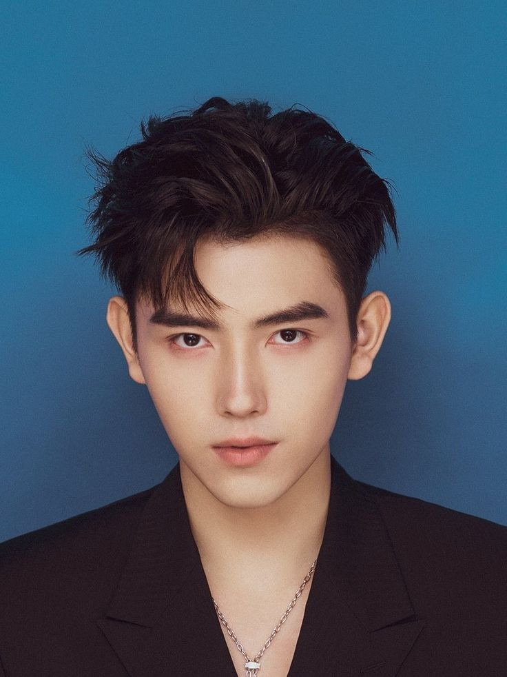 side swept ngắn quiff