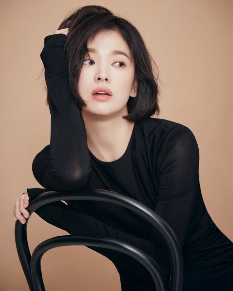 Song Hye Kyo thanh lịch với mái tóc ngắn rẽ ngôi