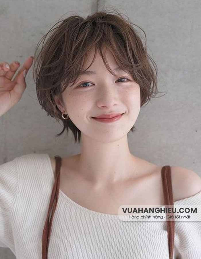 Sự phá cách với tóc tém uốn gợn sóng nhẹ nhàng