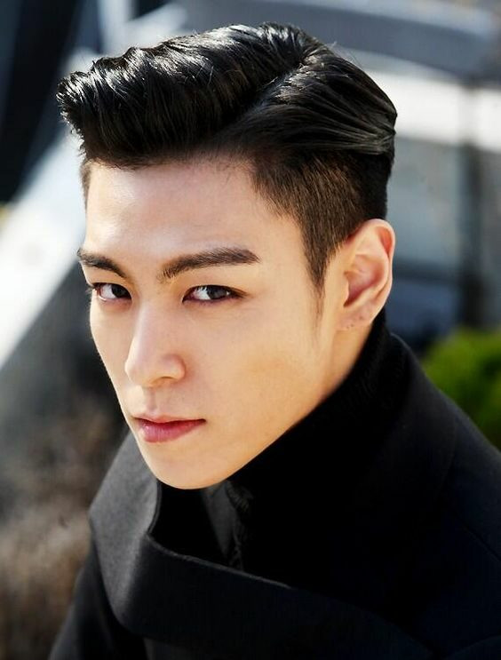 Textured Pompadour chải cao fade