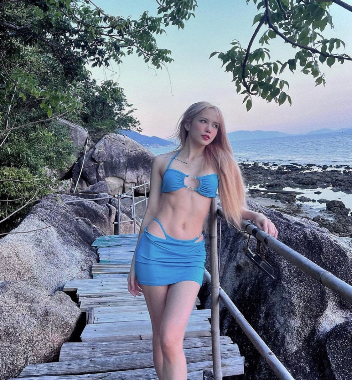 Thiều Bảo Trâm khoe body săn chắc sau quá trình tập luyện và ăn uống khoa học