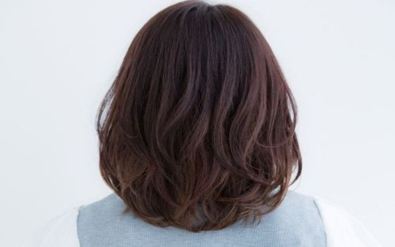 Tóc bồ câu ngang vai uốn gợn sóng tự nhiên