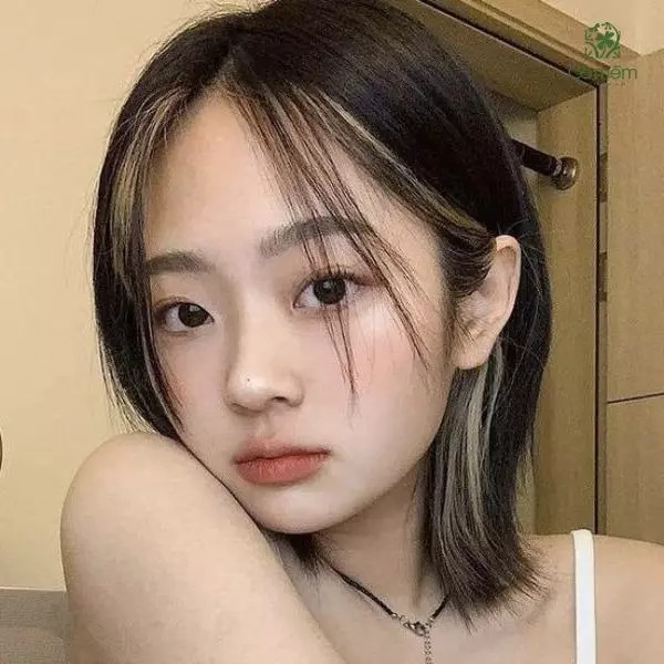 Tóc bob ngắn gảy line mái vàng bạch kim cá tính