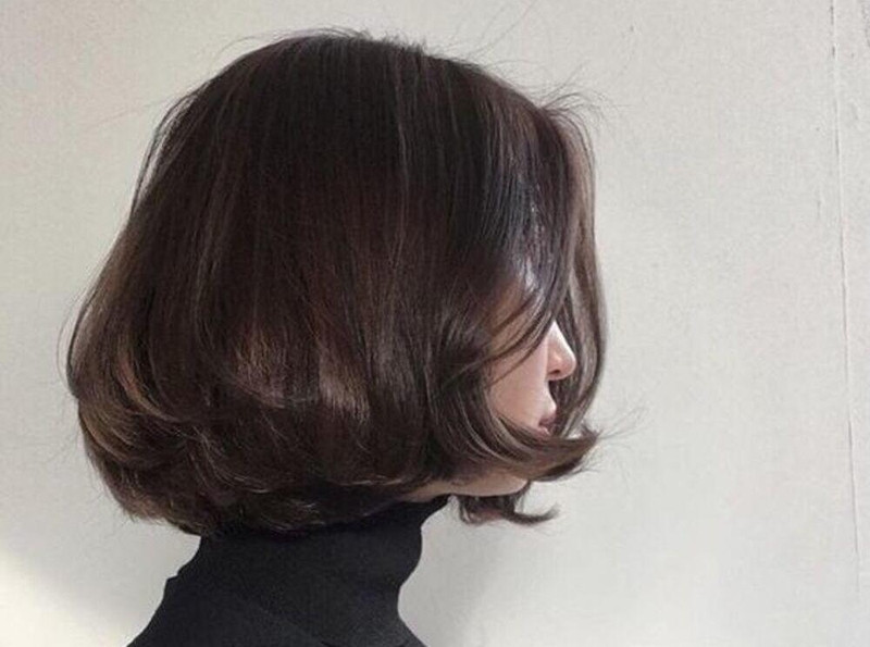 Tóc bob ngắn uốn cụp phồng
