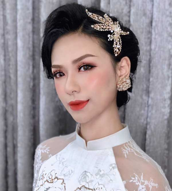 Tóc bob với phần mái nhẹ nhàng, trẻ trung cho mẹ chồng