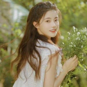 Tóc dài tết mái siêu xinh, tạo điểm nhấn cho gương mặt