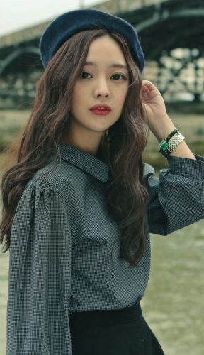 Tóc dài uốn sóng nước cá tính cho mặt vuông tròn