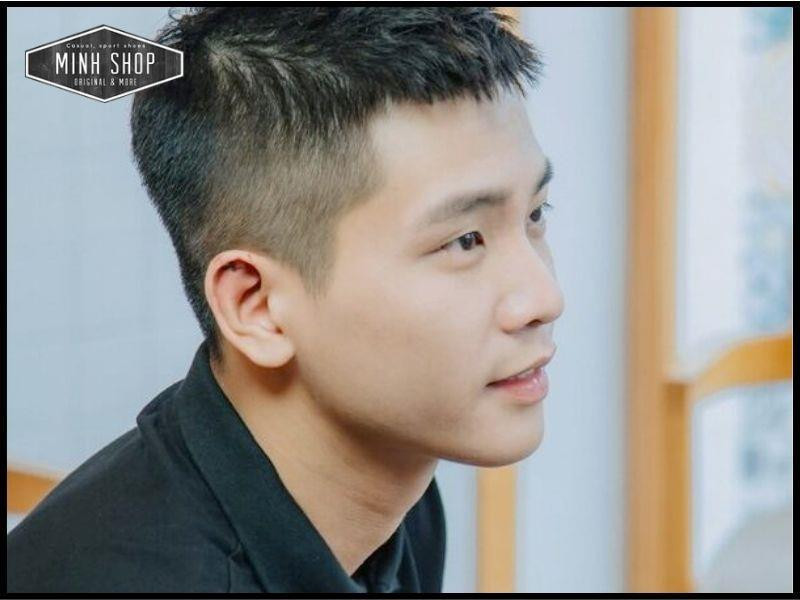 Tóc French Crop hiện đại, tóc ngắn trán cao nam trông năng động hơn