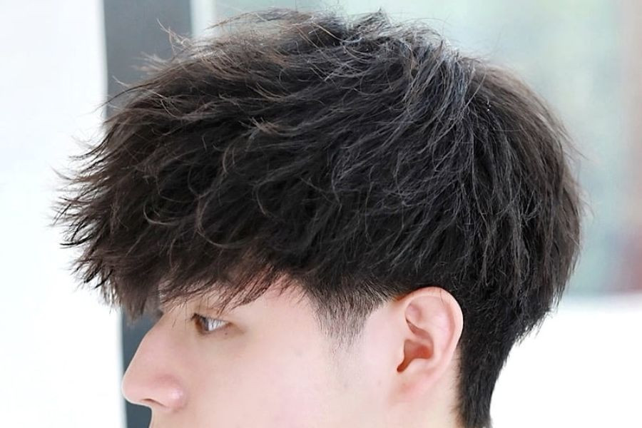 Tóc layer nam ngắn uốn con sâu độc đáo