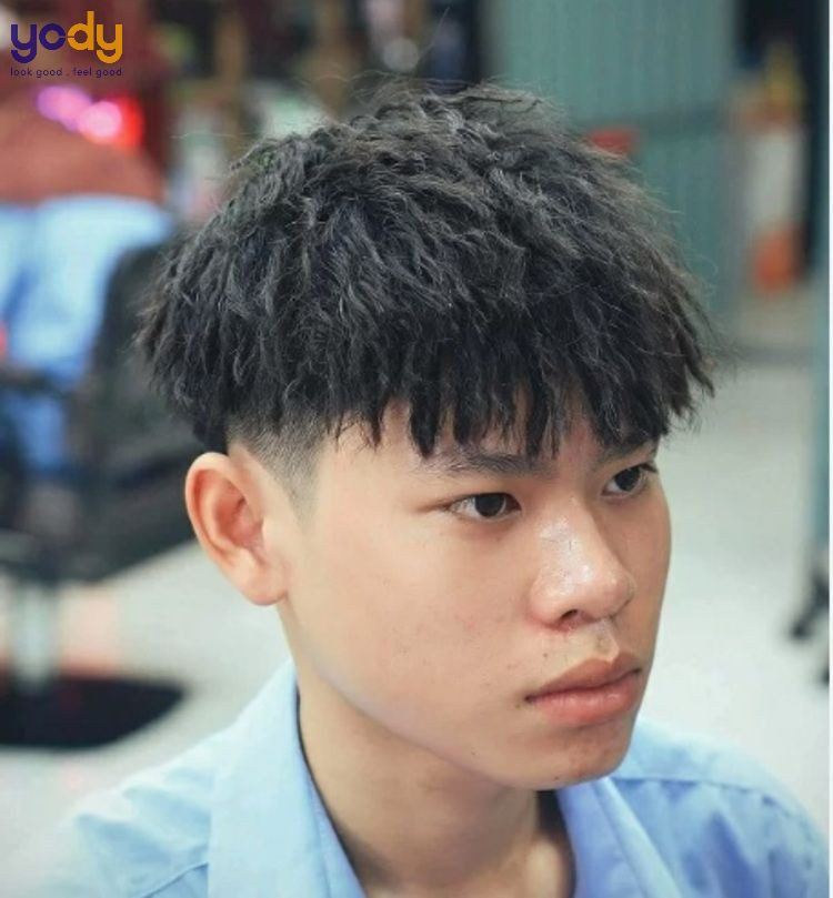 Tóc layer nam uốn con sâu cá tính