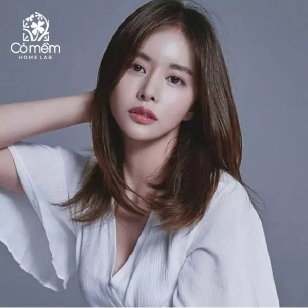 Tóc layer nữ mặt dài không mái