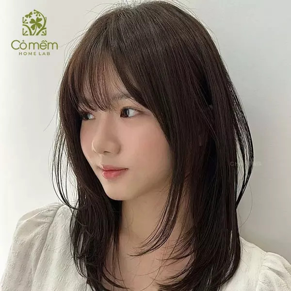 Tóc layer nữ mặt dài ngang vai