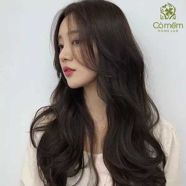 Tóc layer nữ mặt dài xoăn sóng lơi bồng bềnh