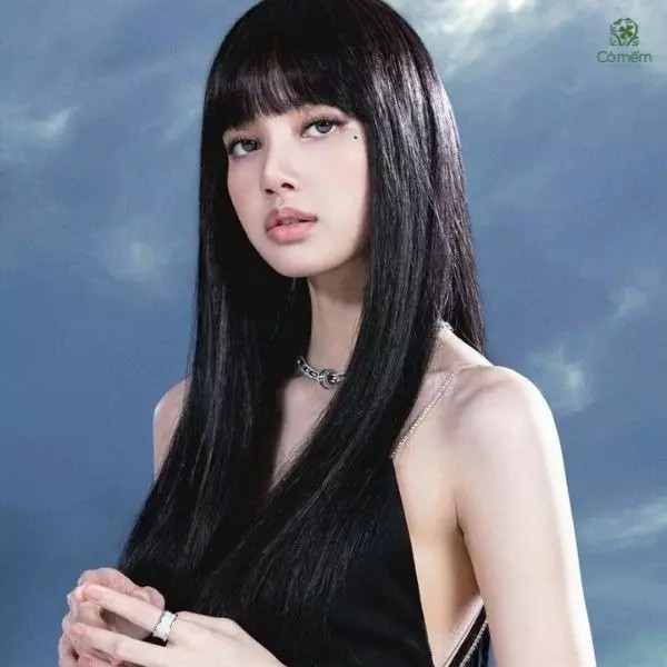 Tóc mái ngố cá tính nữ cùng màu nhuộm sáng