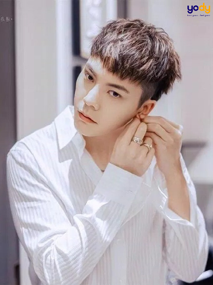 Tóc mái ngố nam hợp với khuôn mặt dài