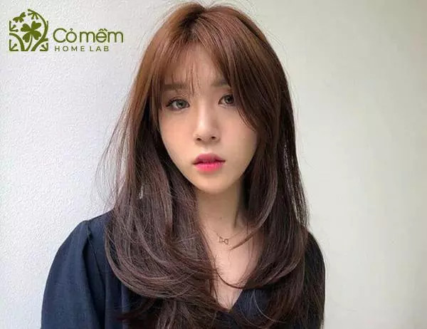 Tóc mái uốn cúp đuôi cho mặt tròn